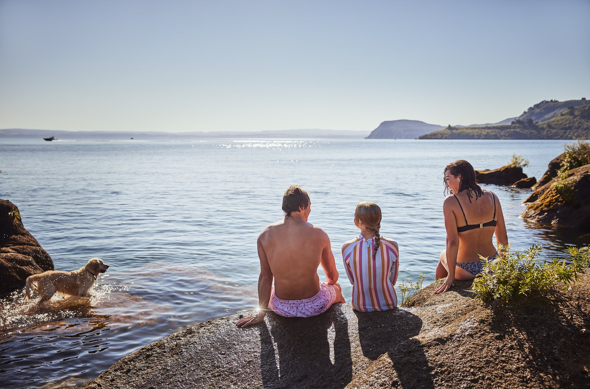 Family and dog at Whakamoenga Point - Rangatira Point Track, Lake Taupo