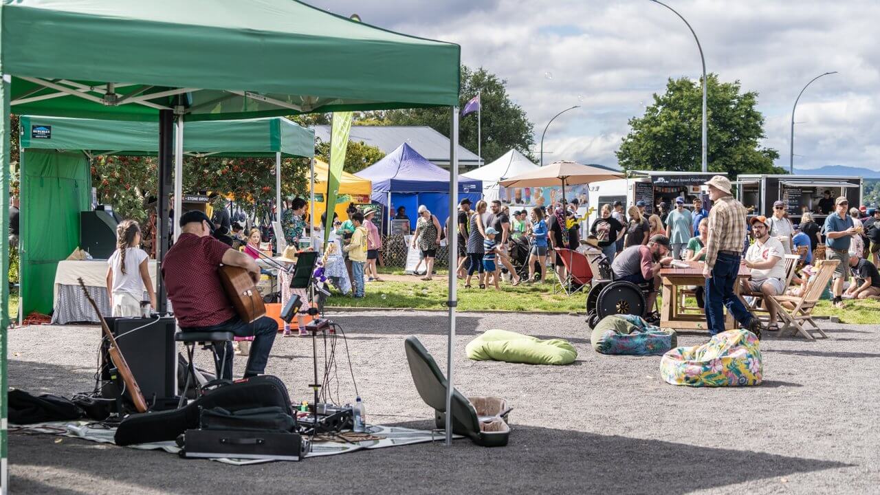 Market Central Taupō - Musician and Food Trucks
