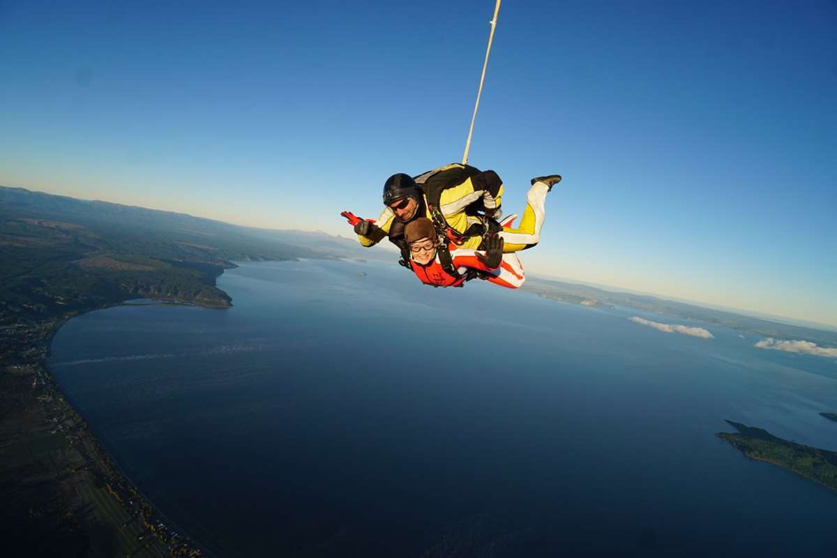 Taupo Tandem Skydiving - Lake Taupo