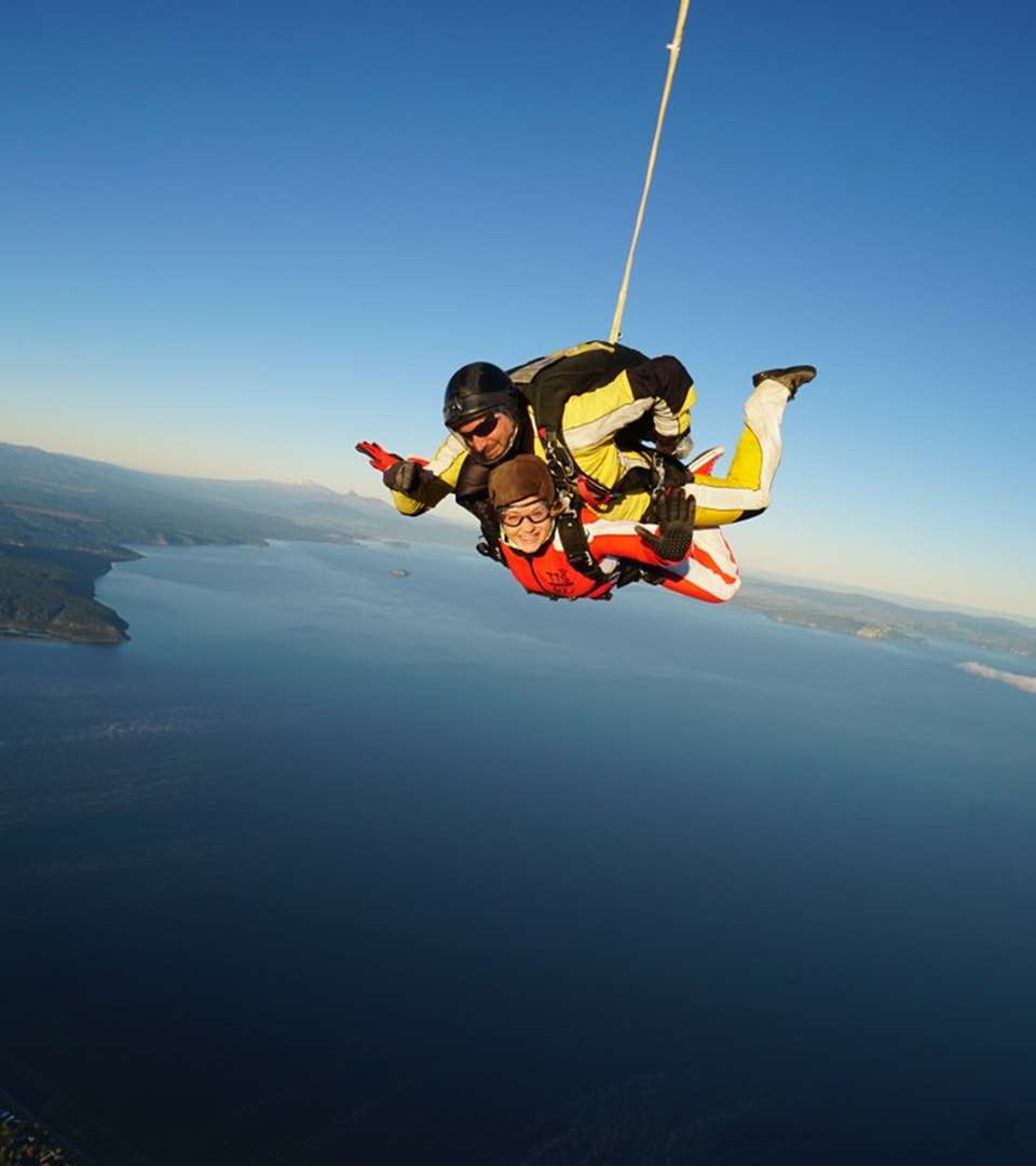 Taupo Tandem Skydiving - Lake Taupo